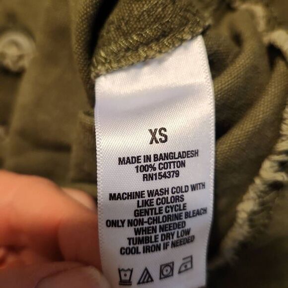 Aeropostale Ladies Olive Green Cropped Raw Hem Button Down Jacket - Size XS - Picture 6 of 6